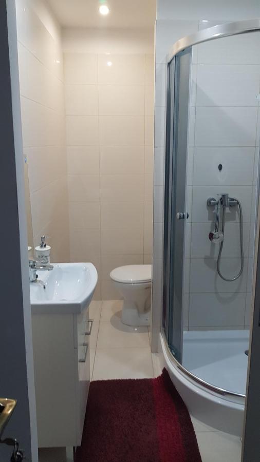 Szoba Konyha Lakas Komárno Exteriör bild